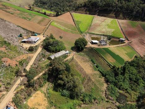 Agricultura Familiar e Agronegócios de Cooperativa Plantar junto com Emater RJ visita Sumidouro