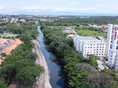 Obras Públicas de Dragagem Rio Campinho 