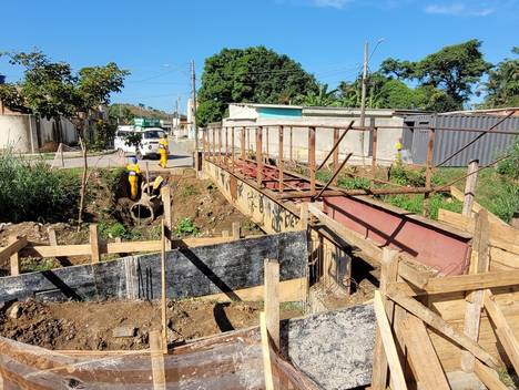 Obras Públicas de Passarela na Carobinha