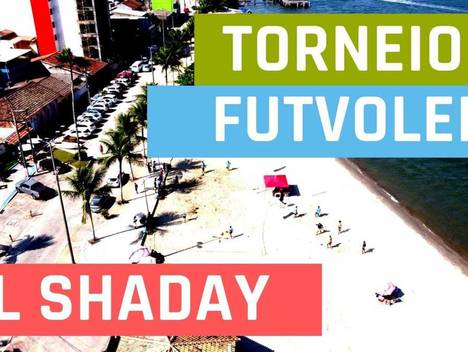 Esporte de Torneio de Futvolei na praia de Itacuruçá