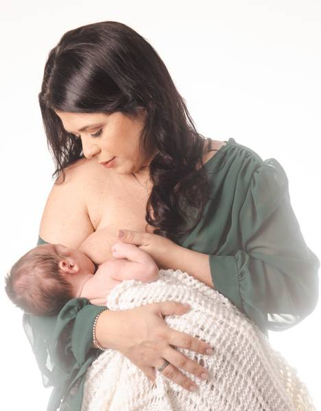 Newborn de PRIMEIROS DIAS - ENSAIO DE CONEXÃO E MEMÓRIAS 