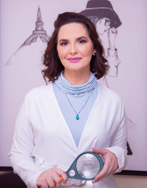 Perfil Profissional de Drª. Carolina Diógenes