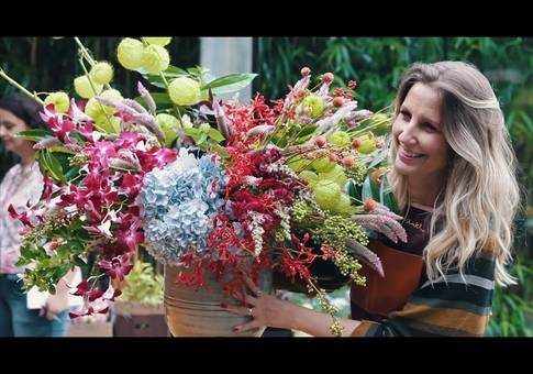 Institucional de DECORAÇÃO FLORAL POR TAIS PUNTEL