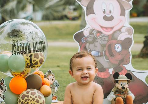 SESSÃO FOTOGRÁFICA DE BEBÊ de SESSÃO FOTOGRÁFICA SMASH THE CAKE - JOAQUIM