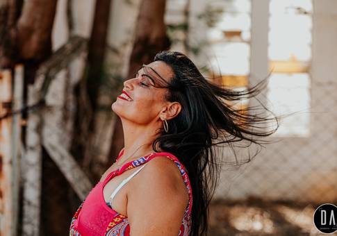 RETRATO FEMININO de Retrato Feminino Sil Lima | Estação Sorocabana - Capivari-SP