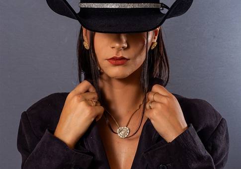 ENSAIO ESTÚDIO de ENSAIO ESTUDIO QUEILA PAULA