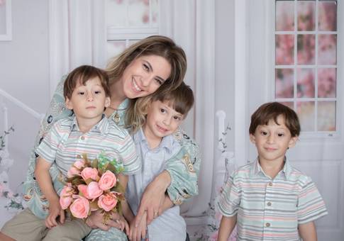 Ensaio Newborn de Ensaio dia das Mães - Monica