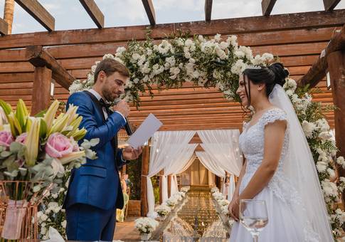 Casamento  de Casamento da Heloisa e Jhon no Sítio Águas de Março - São Gotardo MG
