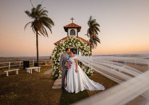 Casamento  de Lais e Jesiel Casamento na Capela Santo Antônio em Arapuá-MG