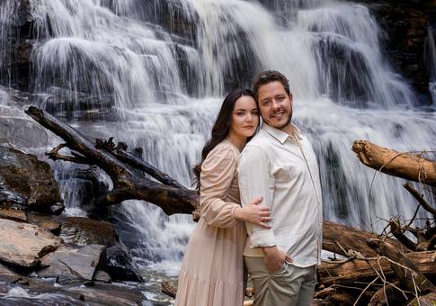 Pré Wedding de Ensaio de Casal na Cachoeira do Indaiazinho