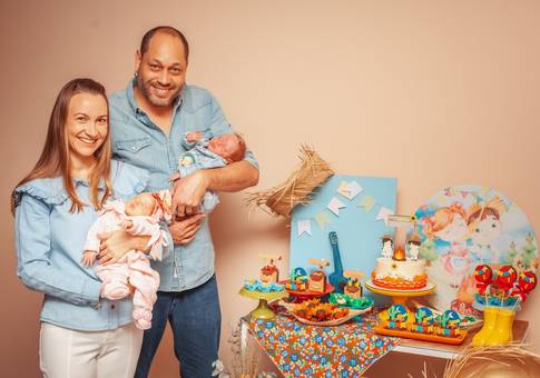 Acompanhamento Mensal de Mesversário Maria Julia e Miguel Henrique