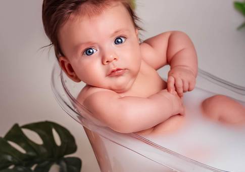 Acompanhamento Mensal de Felipe em seu Milk Bath