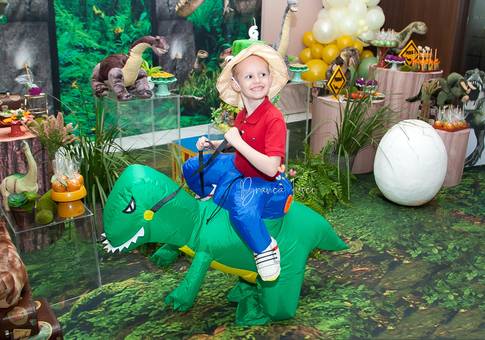 ANIVERSÁRIO de Festa de aniversário do Thomáz