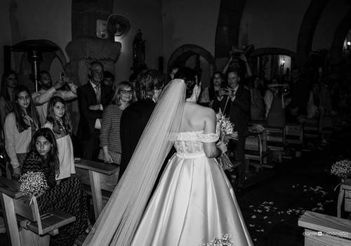 Vais usar véu? Sabe quando deves tirá-lo no casamento?