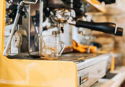 Foi aqui que pediram um café?