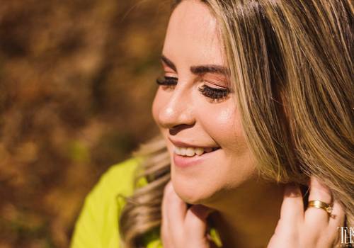 A Importância da Conexão em Ensaios Fotográficos Femininos: Uma Jornada de Autoestima e Empoderamento