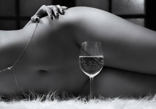 Sempre tive vontade de Fazer um Ensaio Sensual Nua, mais morro de vergonha.