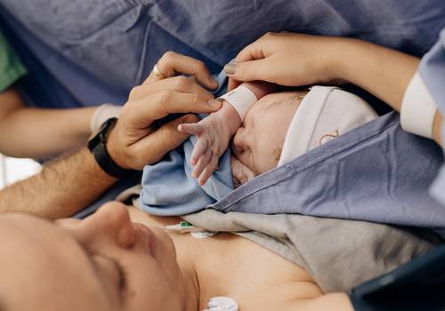 Fotografia de Nascimento: Capturando a Beleza e a Emoção do Parto