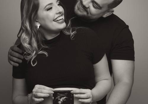 gestante de ensaio de gestante no estúdio | mathias