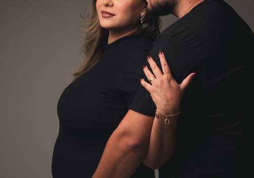 gestante de ensaio de gestante no estúdio | helena