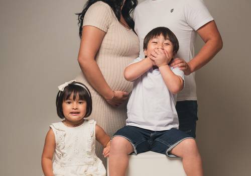 gestante de ensaio de gestante no estúdio | mayumi