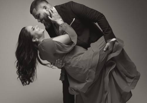 casal de ensaio pré-casamento no estúdio | larissa e matheus