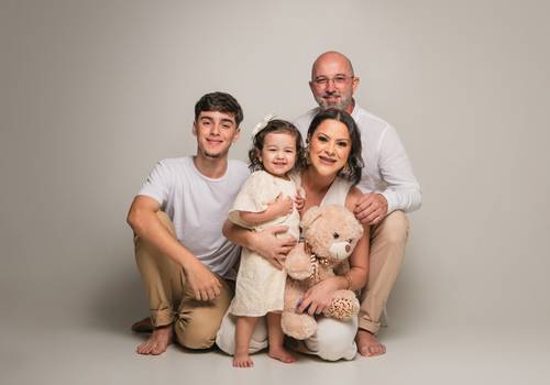 família de ensaio de família no estúdio | lari e regi