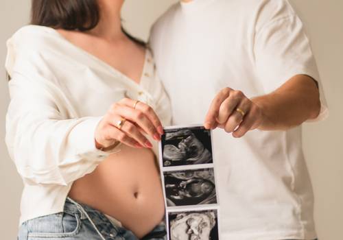 gestante de ensaio de gestante no estúdio | martina