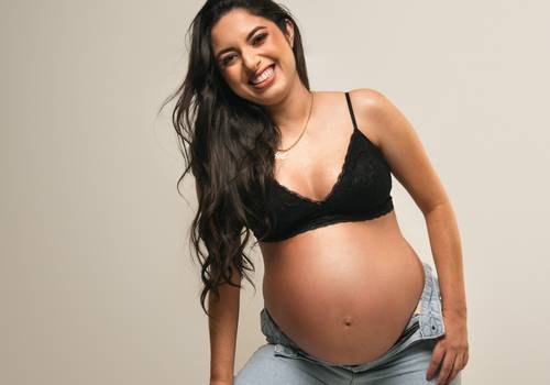 gestante de ensaio de gestante no estúdio | mariah