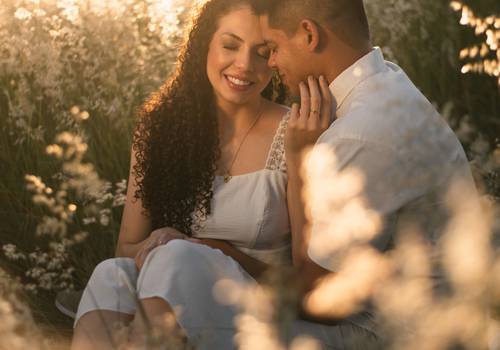 casal de ensaio de casal no estúdio + externo | bia e dennis