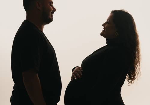 gestante de ensaio de gestante no estúdio | ana