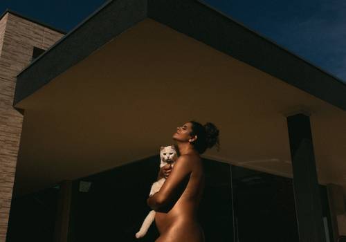 gestante de ensaio de gestante em casa | faris, dalel e gui