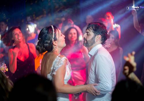 Pista de Dança o Coração da Festa com os Noivos.