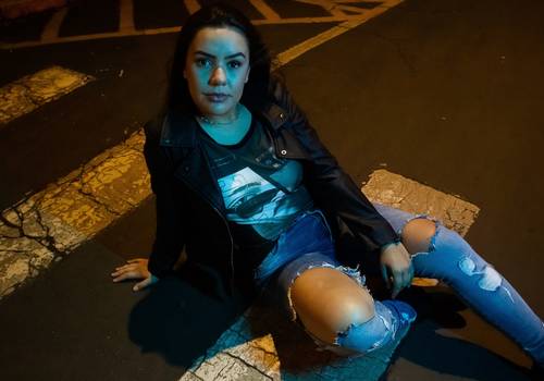 ensaios noturnos  de Ensaio de Lorena Silverio 