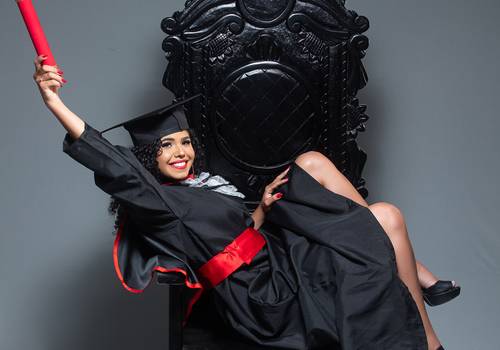 FORMATURA  de FORMANDOS ESTUDIO E EXTERNA COM BECA CADEIRA E FAMILIA