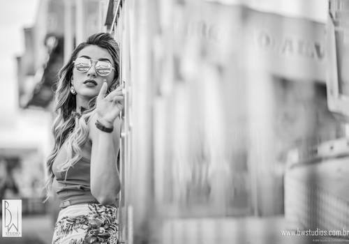 Ensaios de Thayse TeIxeira