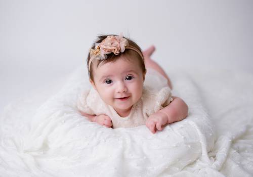 Acompanhamento do bebê de Ensaio de bebês