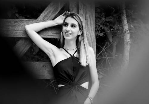 Feminino de Angelica - 20 anos