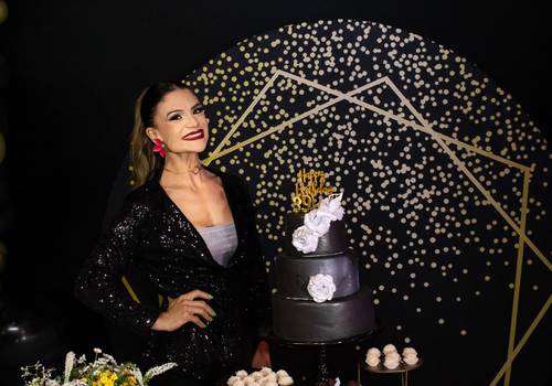 Aniversário adulto de Priscila - 39 anos