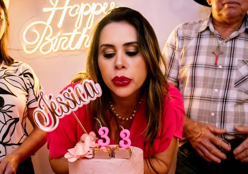 Aniversário adulto de Jessica - 33 anos