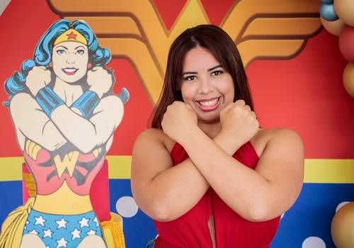 Aniversário adulto de Larissa