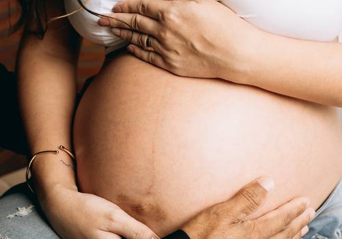 Gestante de Távila e Wanderson