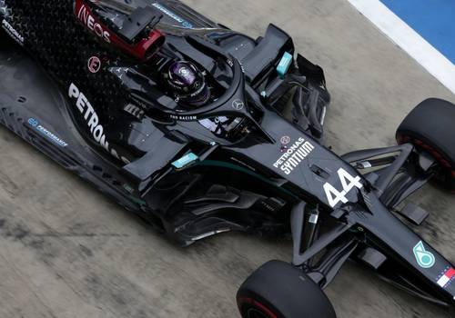 Mercedes lidera na Áustria