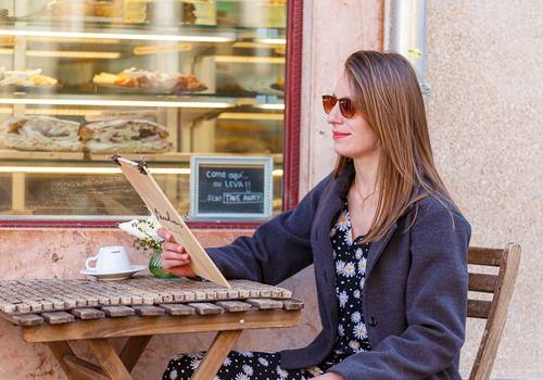 FEMININO de Andressa Pelizari