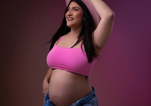 GESTANTE de GABRIELA ESPERANDO MARIA ELISA