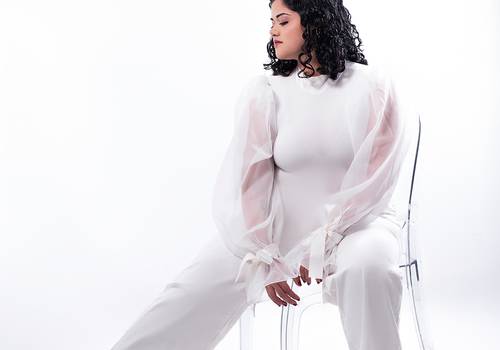 RETRATO FEMININO de REBECCA