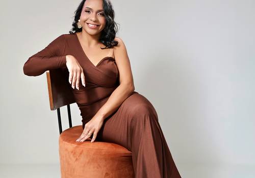 RETRATO FEMININO de PATRICIA GONÇALVES