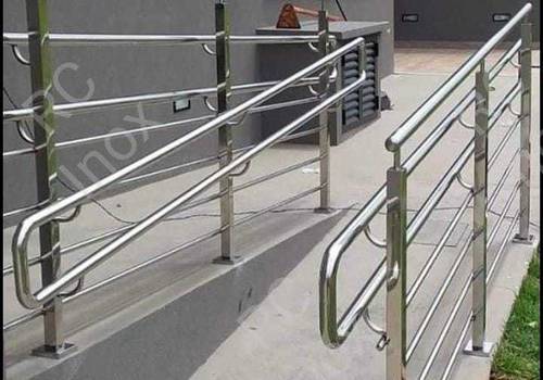 Guarda-corpo com corrimão de Guarda-corpo de longarinas com corrimão duplo modelo argola.