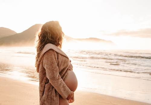 Gestante de Ensaio Gestante | Praia de Itamambuca | Doce espera Aurora