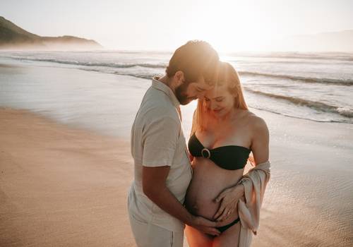 Gestante de Ensaio Gestante | Praia de Itamambuca | Doce espera Oliver